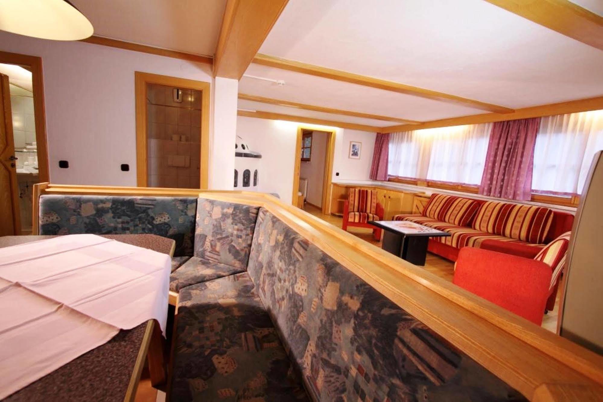 Landhaus Edelweiss Sankt Leonhard im Pitztal Bagian luar foto