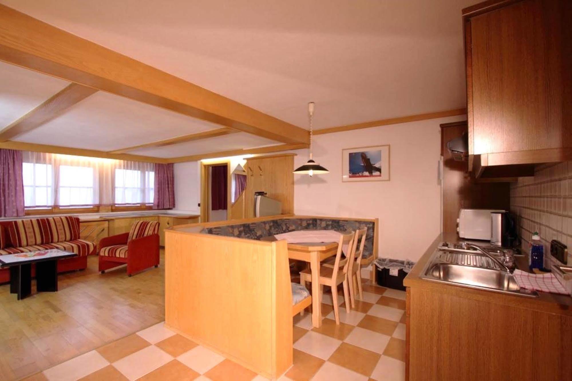 Landhaus Edelweiss Sankt Leonhard im Pitztal Bagian luar foto