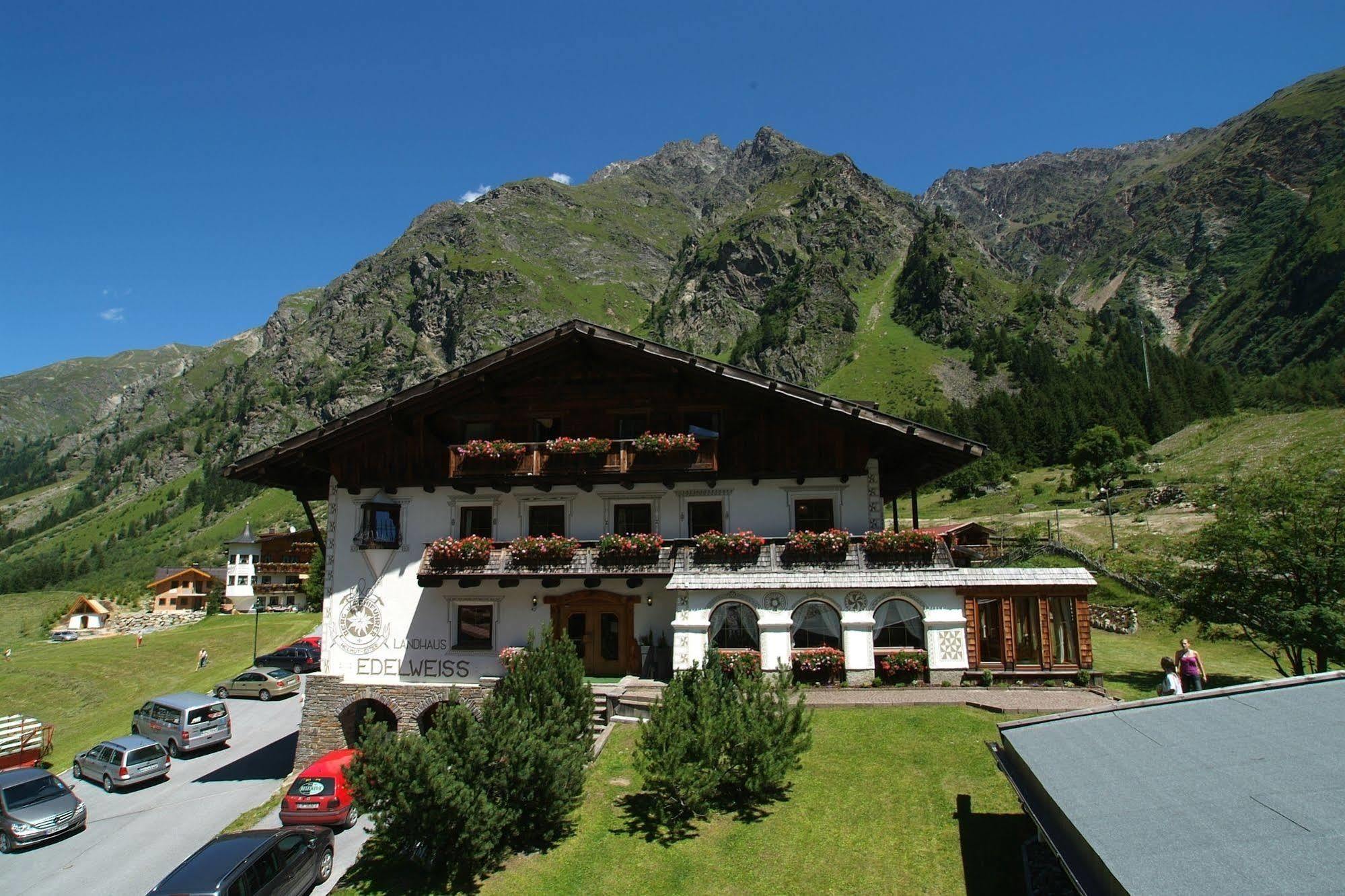 Landhaus Edelweiss Sankt Leonhard im Pitztal Bagian luar foto